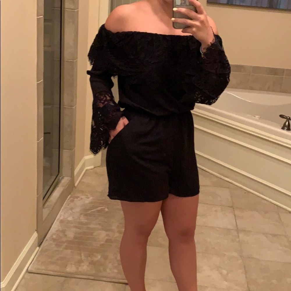 BB Dakota Black Off the Shoulder Romper - Picture 3 of 4
